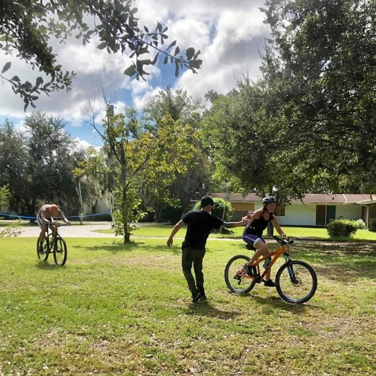 Cyclocross hand up